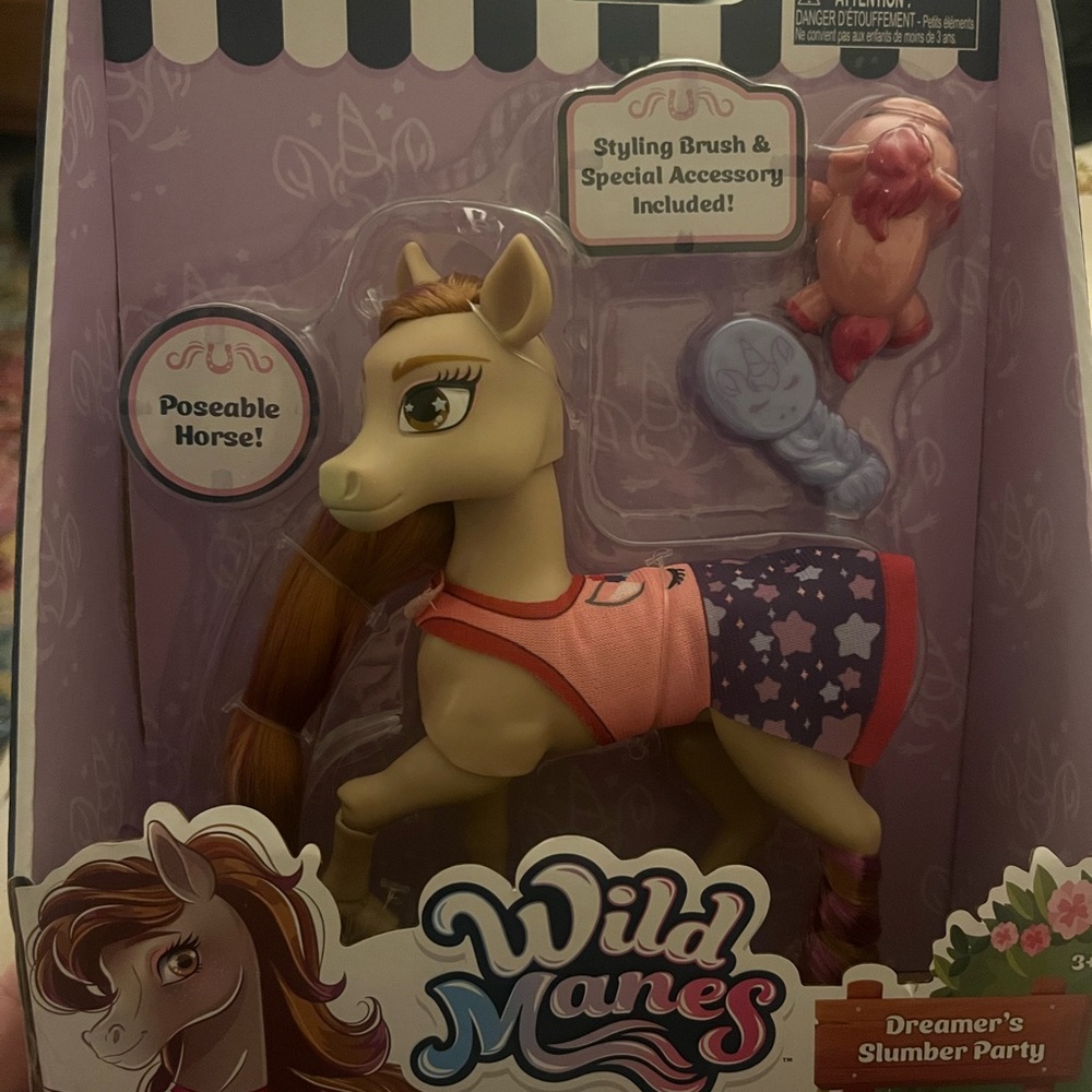 Wild manes posable horse toy. New in box
